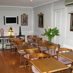 2* Гостевой дом Hostal Bahia